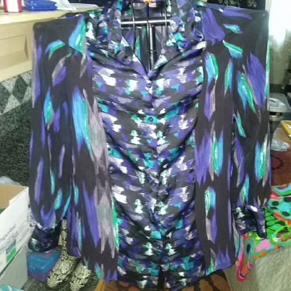 MultiĀ coloredāblouseā
- Picture 2 of 7